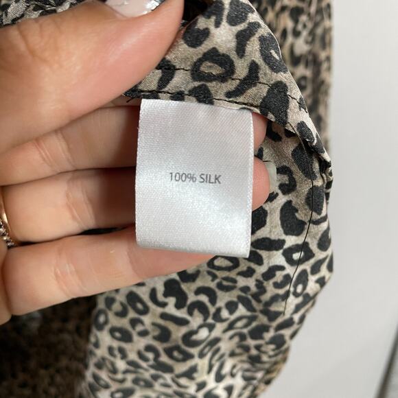 Saloni Button Down Top Women US 12 Brown Cheetah Flutter Silk Blouse Classic - Picture 8 of 9